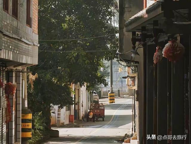 成都府河边，最低调的古场镇，停留在70年前，地铁公交车直达！