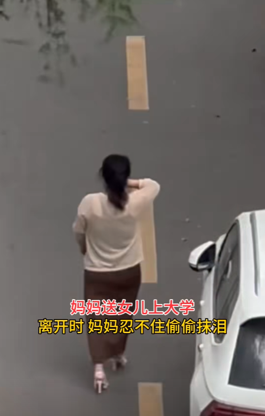 笑麻了！江苏女孩苦读12年考出家门1.4公里，4分钟到校，本人崩溃