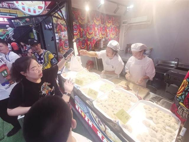 呼和浩特夜生活“姿态”正鲜活