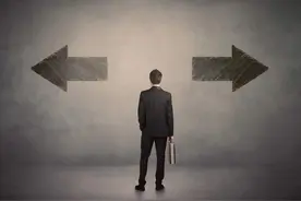 收缩助贷，攻坚自营！银行互联网贷款迎变局图片