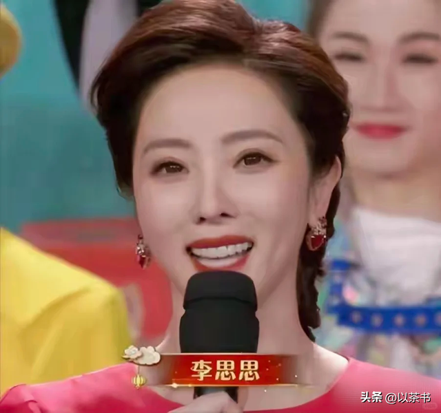 39岁的李思思也没想到，因阅兵后的一个举动，轻松实现口碑暴涨