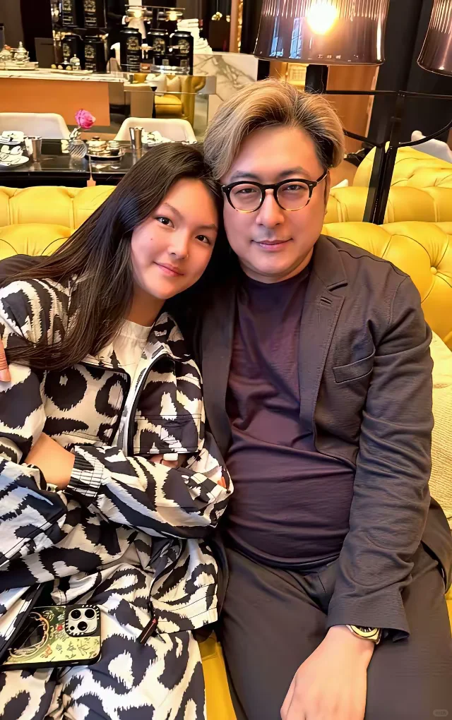 这一次，离婚4年的李湘和王岳伦，联手给娱乐圈的明星们上了一课