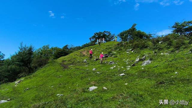 两次本溪南岭徒步记｜高山草甸，湖池松林，我被南岭种草