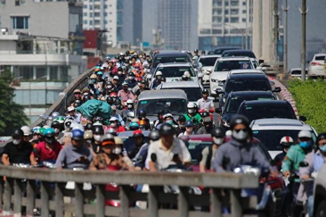 首相大位还没坐热，高市早苗就收到个“噩耗”，中国迎来绝佳时机