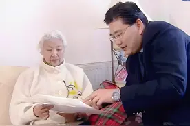 他是周璇的儿子，是黄宗英的养子，与养母打官司引争议图片