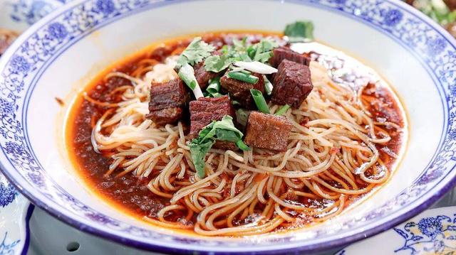 跟着“川超”游米易：上半场看球赛火热开zua 下半场享暖冬慢生活