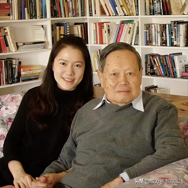 杨光宇赴八宝山送别父亲杨振宁！父亲走了，他仍会把翁帆当亲人