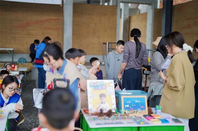 富阳这里，春日氛围感拉满！市民游客纷纷冒雨赶来……