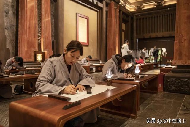 汉中兴汉胜境放大招：18周岁以下青少年及应届高考生免门票