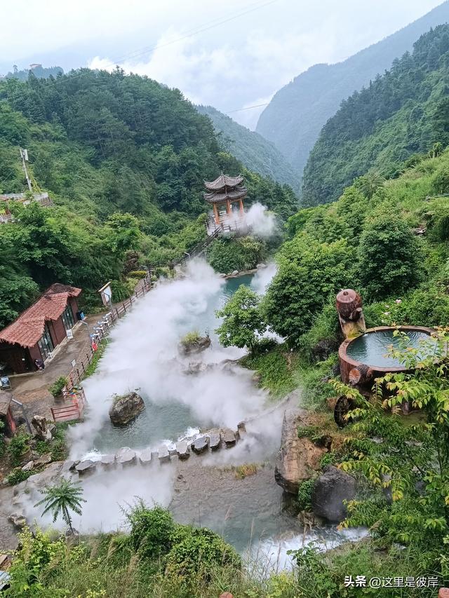 带着老爸乘宣威客运巴士去尼珠河大峡谷