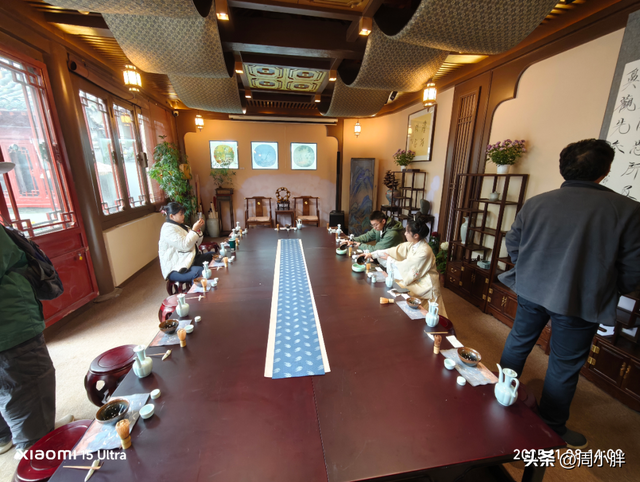 15分钟617人登顶龙亭大殿，传统观光景区迈向沉浸夜游的关键一步