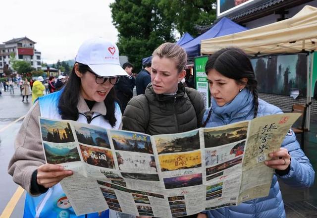 继德国之后，英国也开始贴出“中文标语”？中国游客：不能够接受