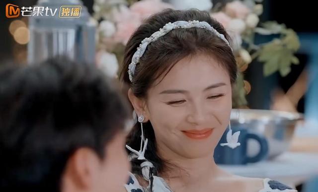 刘涛女儿17岁气质绝了，这才叫真正的豪门富养