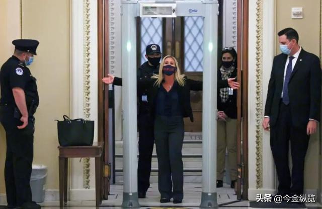 特朗普一句"该判死刑"，华盛顿6议员被点名！为何美国人人自危？