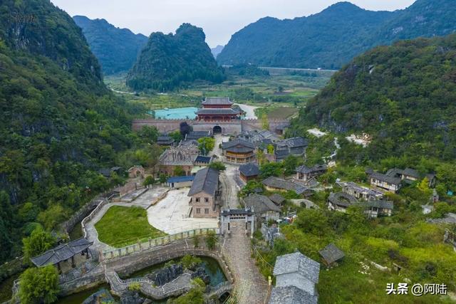 贵州安顺的境仙古城一点也不古，其实是一个实景拍摄基地