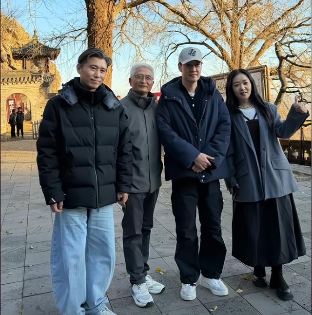 李乃文也没想到，朱媛媛离世仅半年，辛柏青已经走上了另一条路