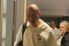 杨淙带奇娜父母北京游被偶遇，一家人身心俱疲，镜头之外都很痛苦图片