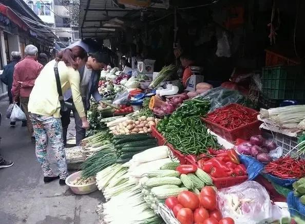 爸妈退休后从北京搬去成都住了三个月了，看他们怎么评价成都的！