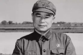 78年王近山逝世，刘伯承听闻瞪大双眼望着天花板，呼喊道：怎么会图片