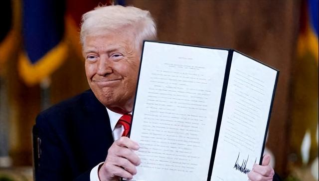 特朗普狠狠打脸！关税战“报应”全到自己身上，美国群众不答应了