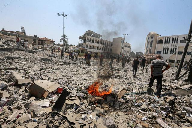 加沙停火隐形杀手，未爆弹致一死一伤，6000万吨废墟排雷仍需30年