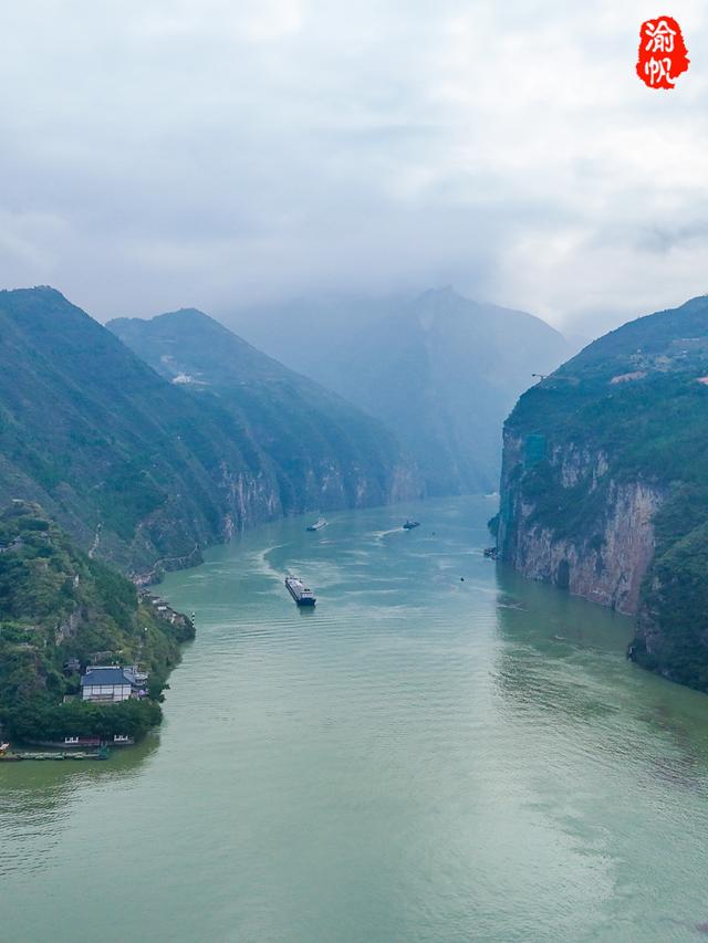 奉节一日游：探秘白帝城，船游瞿塘峡，参观博物馆，登临三峡之巅