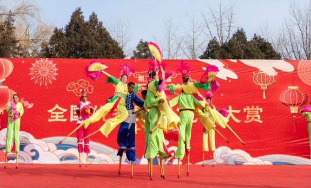 北京秋韵看地坛，网红打卡外有深意，老园子里的时光密码