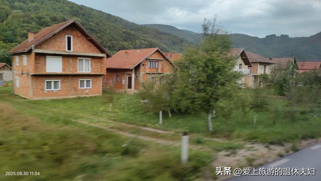 自由行第2天：坐8小时大巴到贝尔格莱德，买不到流量卡，几乎崩溃