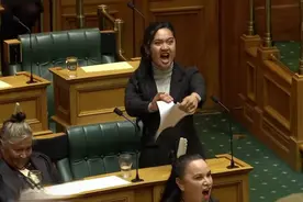 “史无前例”！新西兰毛利党议员因跳战舞将被停职图片