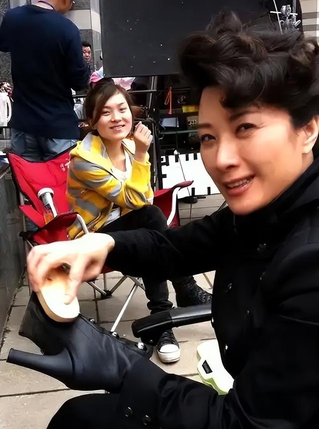 权色交易	、陪睡上位	，她压根不沾边，简直是娱圈的一股“清流”