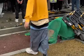大跌眼镜！又见成都太古里另类穿搭！真是饱了眼福长了见识！图片
