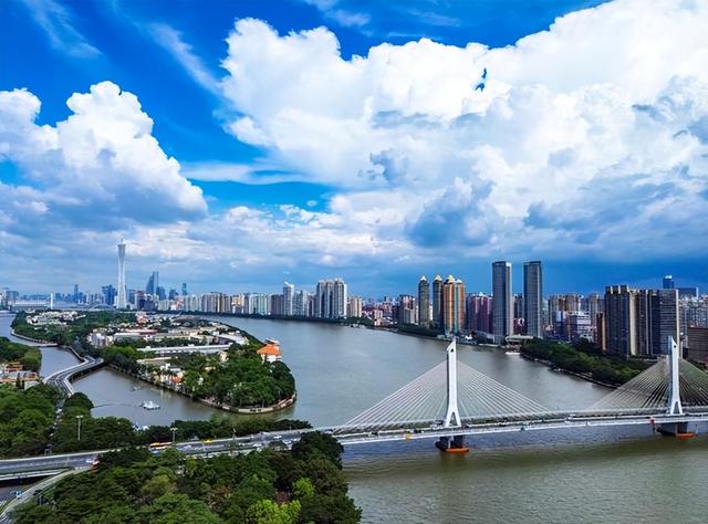 产业链重构真相，美国划圈、中间国家抱团，中国如何破局？