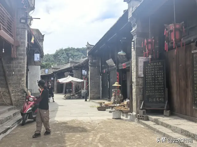 交通方便了游客却少了？这个陕南古镇从震撼到遗憾，出了什么问题