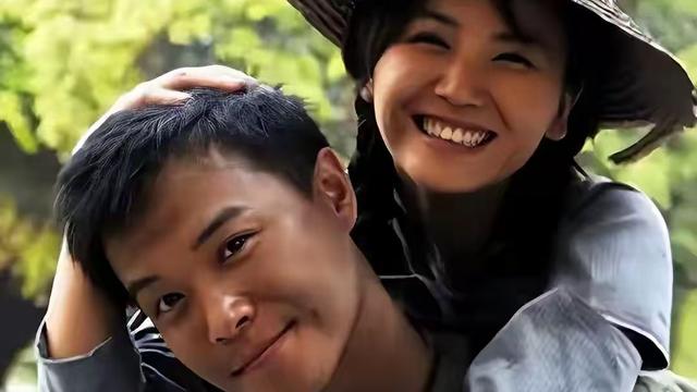与陈思诚恋爱，和富豪老公闪婚闪离，41岁独自抚养女儿的她成赢家
