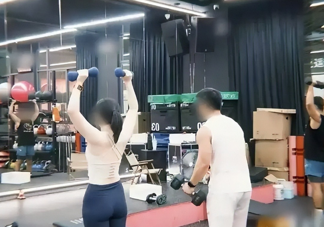 丈夫曝妻子出轨健身教练后续：女方给教练买20万车，酒店视频流出