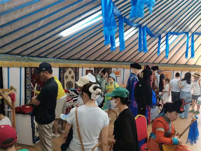 阿拉善非遗文创亮相内蒙古自治区第35届草原那达慕
