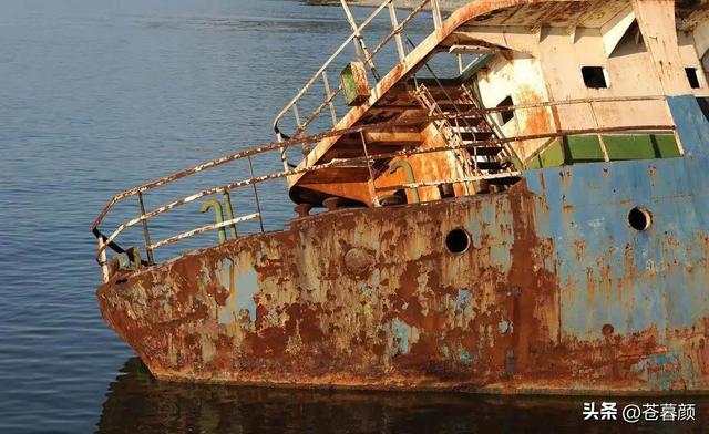 趴在中国仁爱礁9000多天的菲律宾军舰，如今已经再也拖不走了！