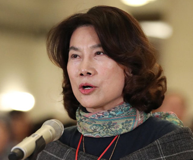高管内外勾结骗钱风波才完，网友伪造董明珠言论，格力已维权