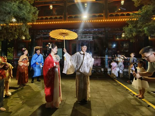 保定古莲花池夜游演出《莲池夜话·四喜良缘》,解锁古城新玩法!