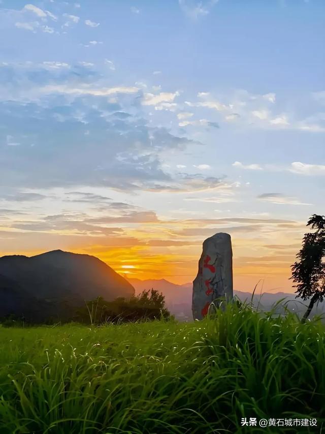 登山揽胜、环湖骑行、品尝螃蟹 前方到站！大美黄石后花园