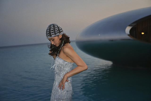 和陈赫离婚10年后，晒出情侣泳装照的许婧，没给前夫留一丝体面