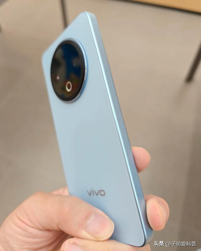7300mAh+7.89mm，vivo千元机续航王