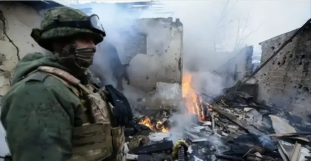 和平是陷阱？俄乌停火在即，扎卢日内揭开残酷真相，暗藏三大隐患