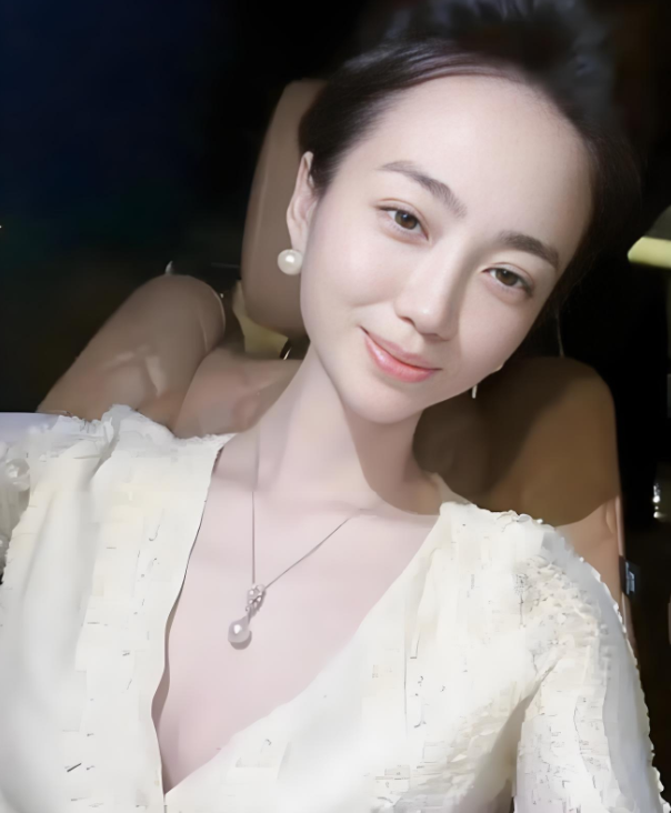 恒大歌舞团长白珊珊：许家印被抓后，她却选择低调嫁给了这个男人