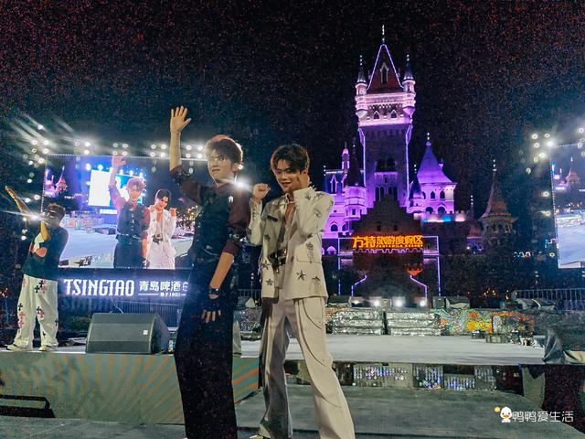 郑州方特8月夜游全体验：从巡游到电音，承包你的夏夜