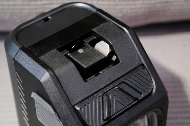 迈极炫CB1600车灯有了PRO版，磁吸吊装不怕颠簸更加稳！