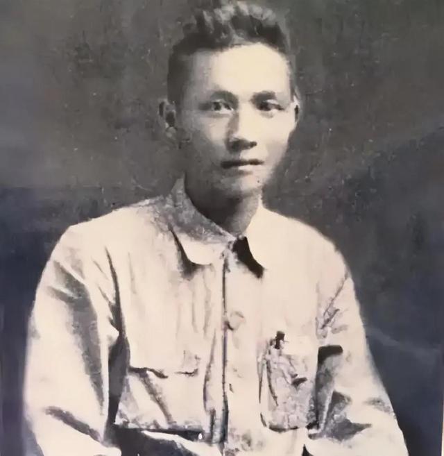 审判“四人帮”的检察长，99岁离世，为何说自己只是个“演员”