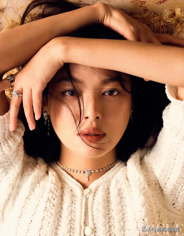 影后辛芷蕾《VOGUE》银十封面大片，达成五大女刊二轮满贯