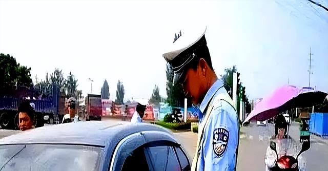 交警提醒：11月起！新增一条交规，副驾驶没坐人也要扣3分