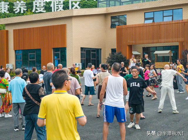 清凉经济热力十足！洪雅瓦屋山镇成避暑“顶流”